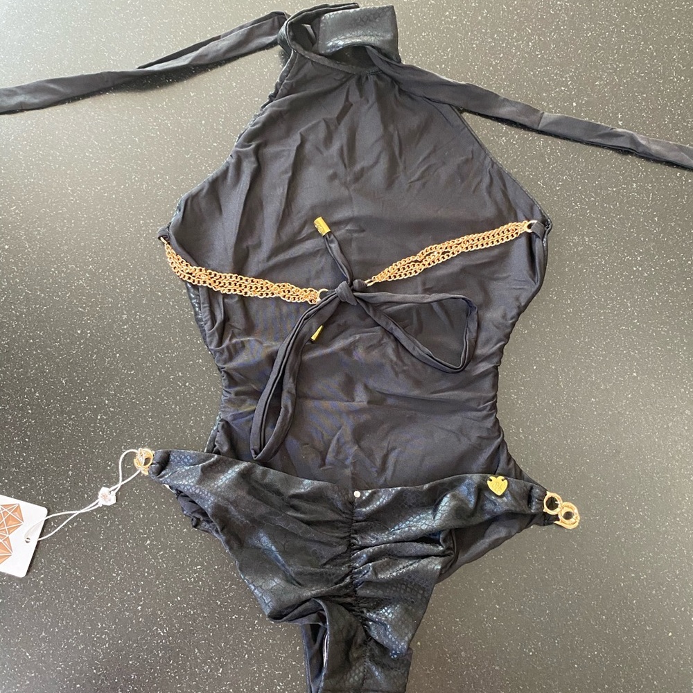 Monokini - Picture 2 of 10
